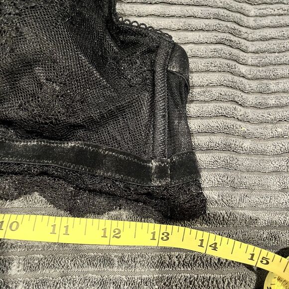 Victoria’s Secret Bralette black large velvet trim lace front Closure EUC - Picture 6 of 7